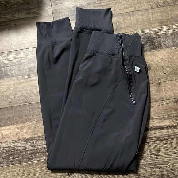 Cherokee Infinity Scrub Set - Picture 3 of 5